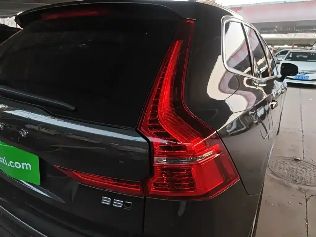 Volvo XC60 — фото 7
