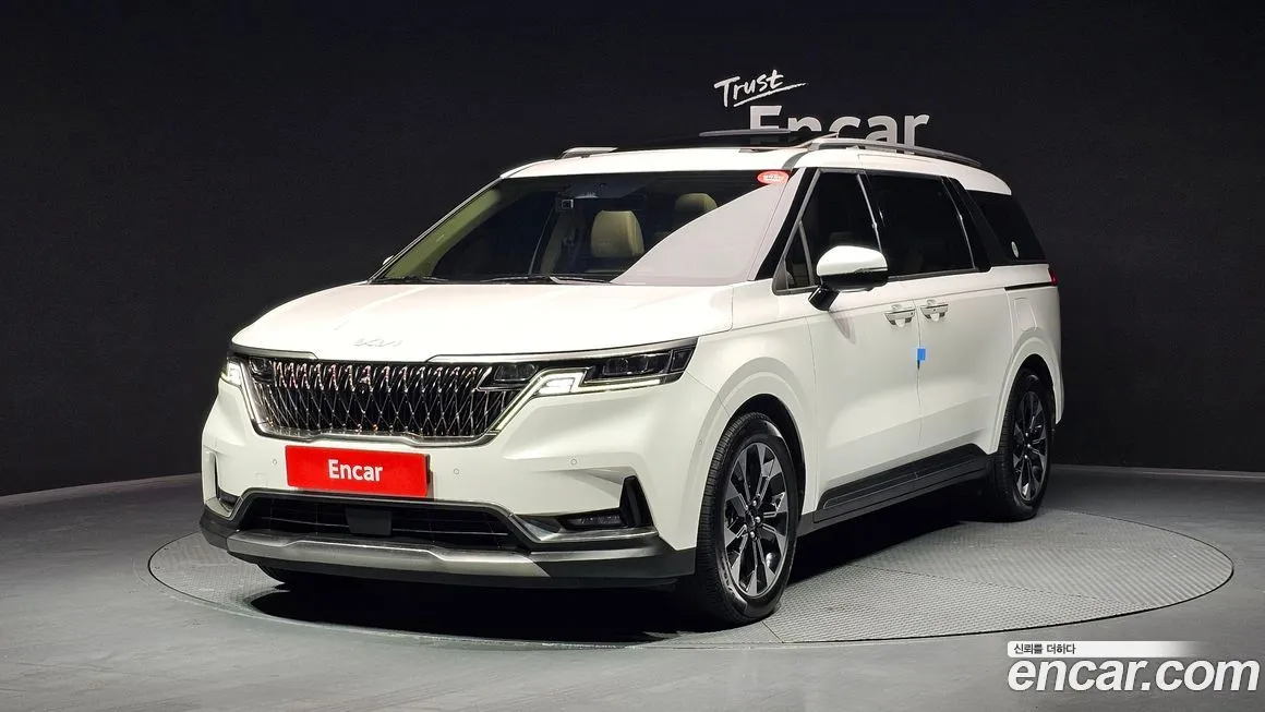 Kia Carnival — фото 1