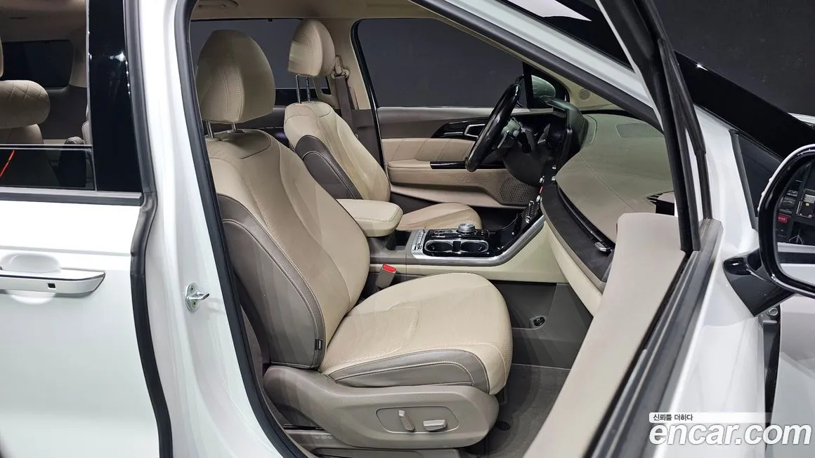 Kia Carnival — фото 10