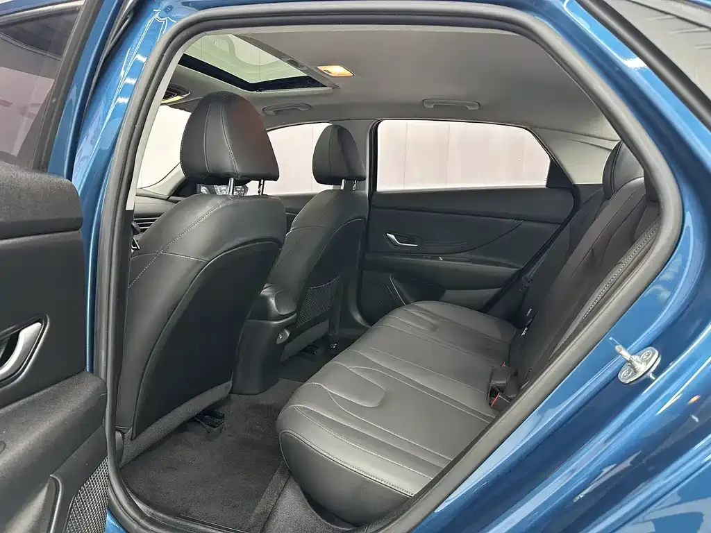 Hyundai Elantra 2022 из CN, фото 7
