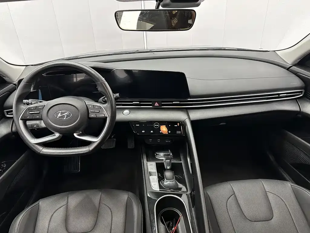 Hyundai Elantra 2022 из CN, фото 10