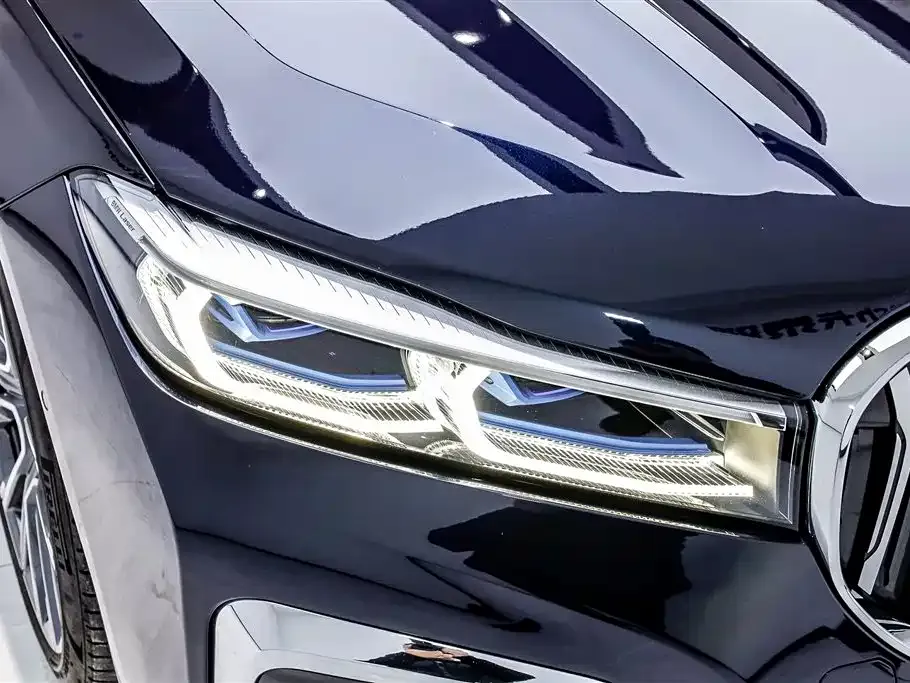 BMW 7 Series — фото 7