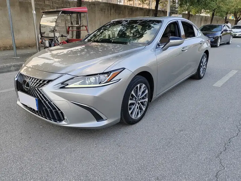 Lexus ES 2023 из CN, фото 1