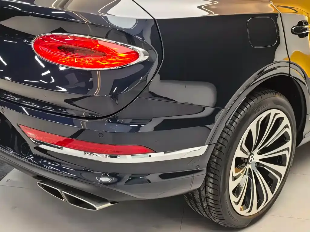 Bentley Bentayga 2022 из CN, фото 8
