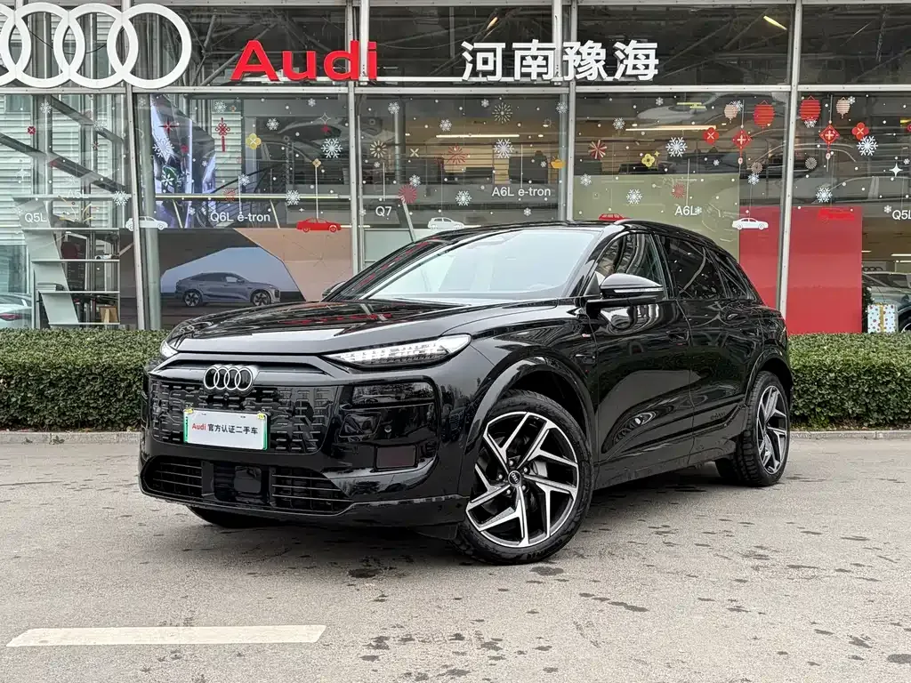 Audi Q6L e-tron — фото 1