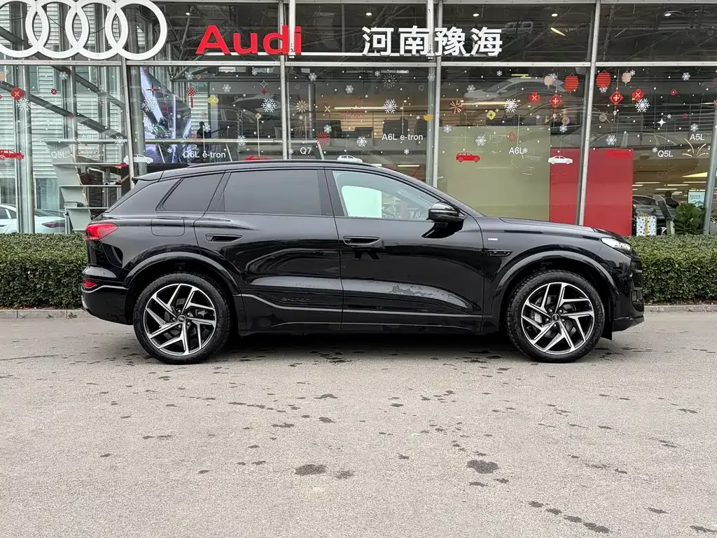 Audi Q6L e-tron — фото 9