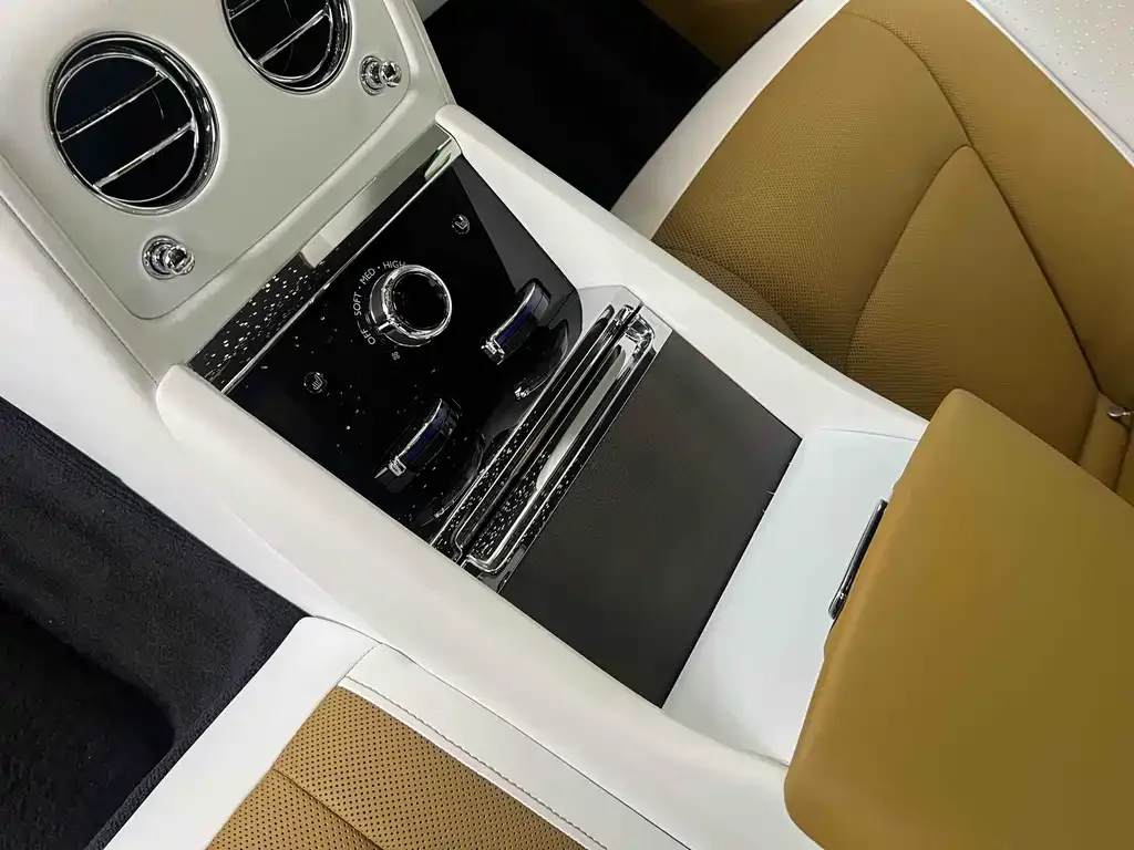 Rolls-Royce Phantom 2024 из CN, фото 5