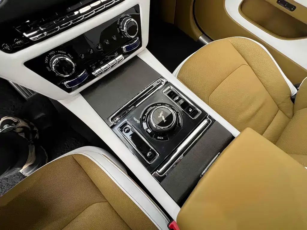 Rolls-Royce Phantom 2024 из CN, фото 6