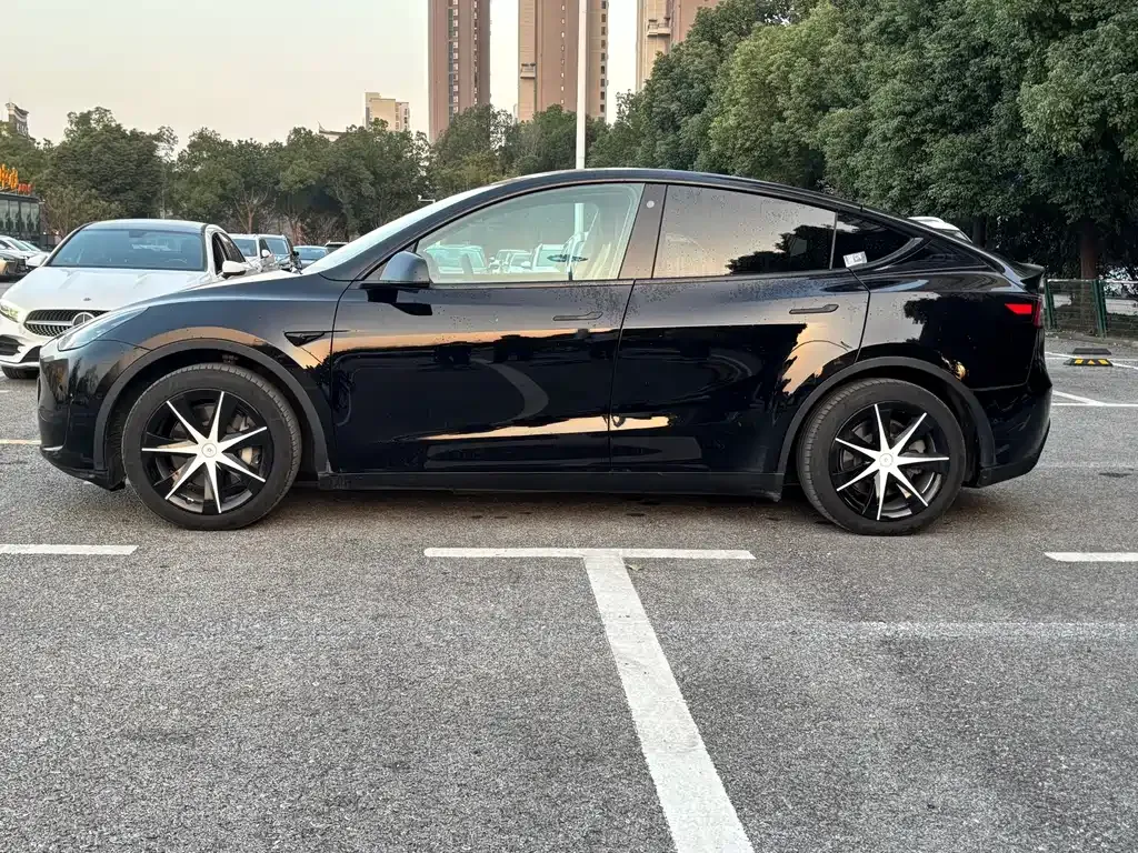 Tesla Model Y 2022 из CN, фото 10