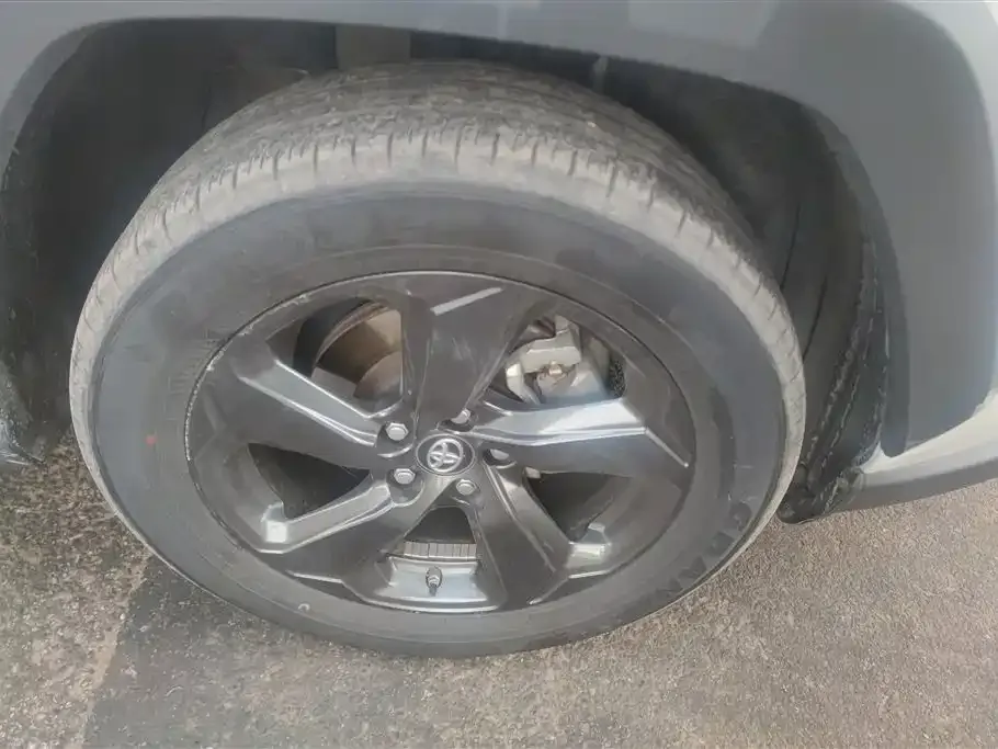 Toyota RAV4 2023 из CN, фото 10