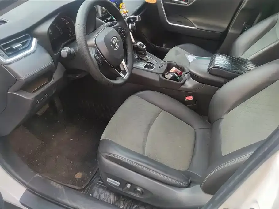 Toyota RAV4 2023 из CN, фото 9