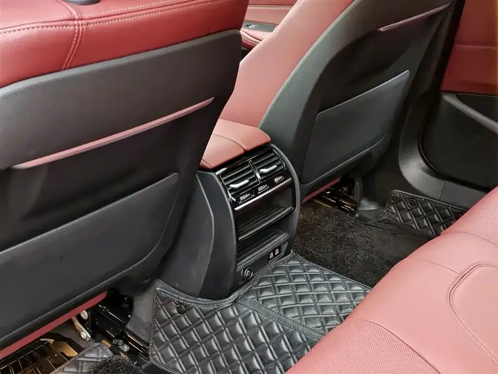 BMW 5 Series 2024 из CN, фото 2