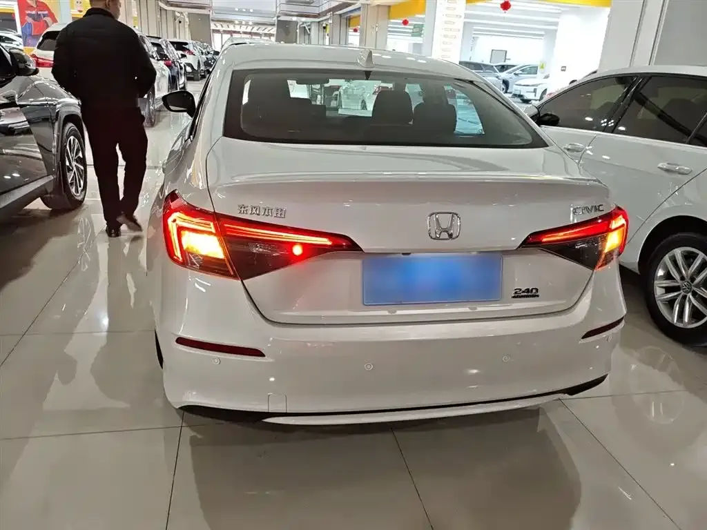 Honda Civic — фото 10