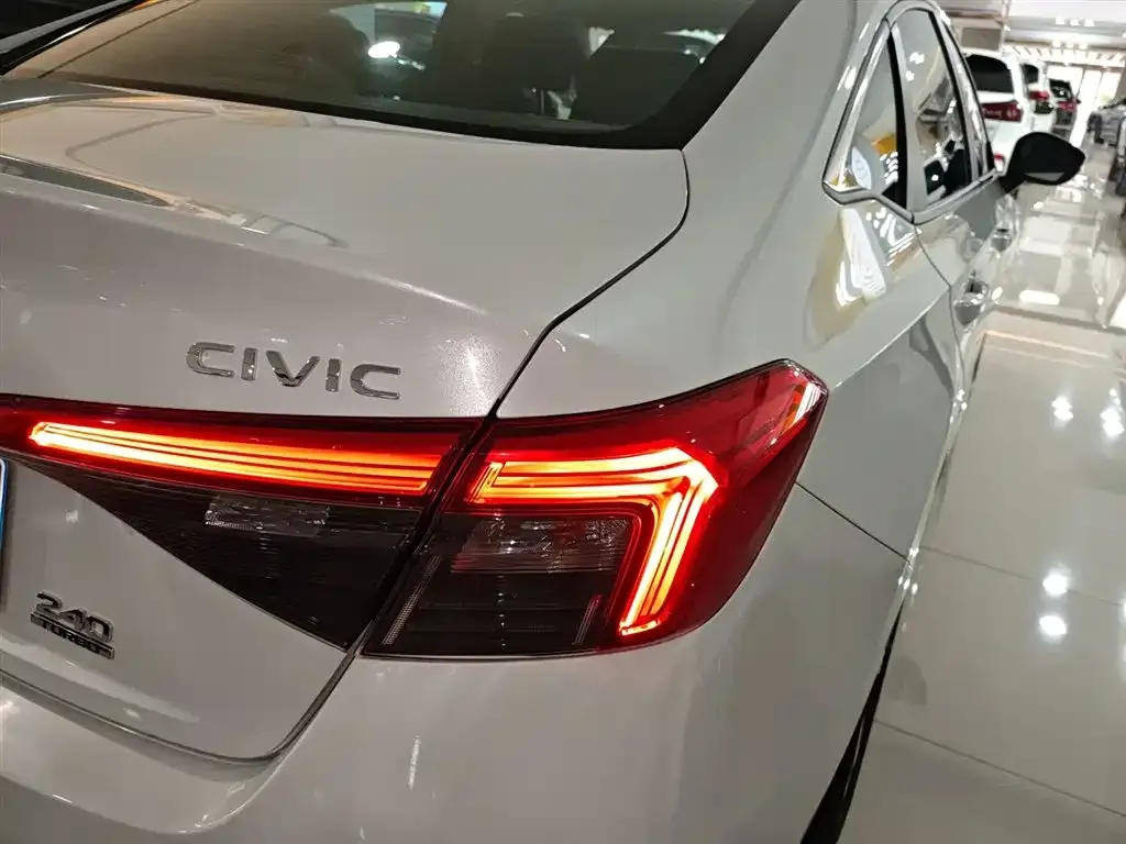 Honda Civic — фото 3