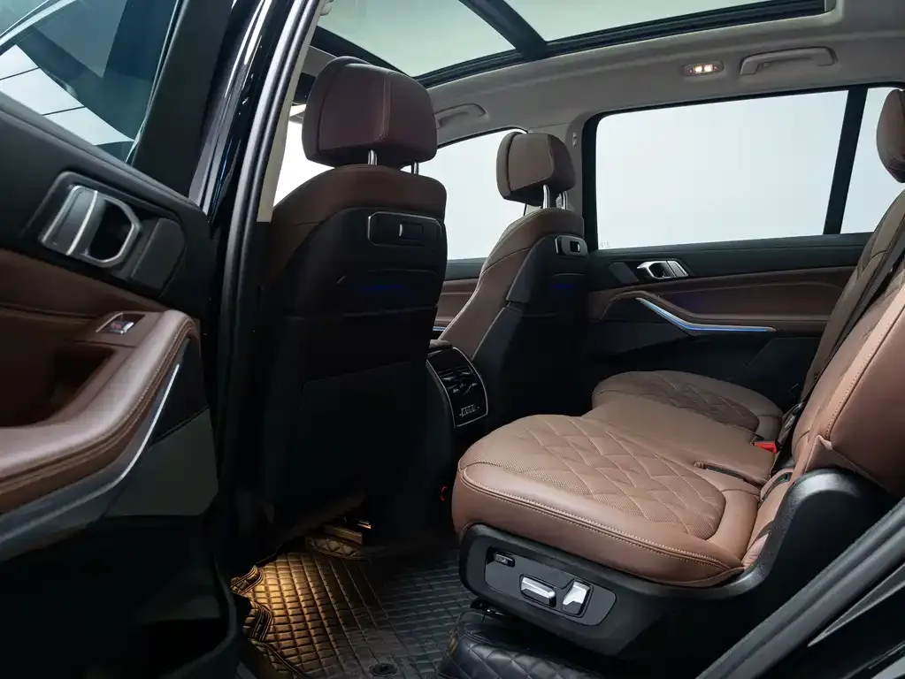 BMW X7 2023 из CN, фото 9