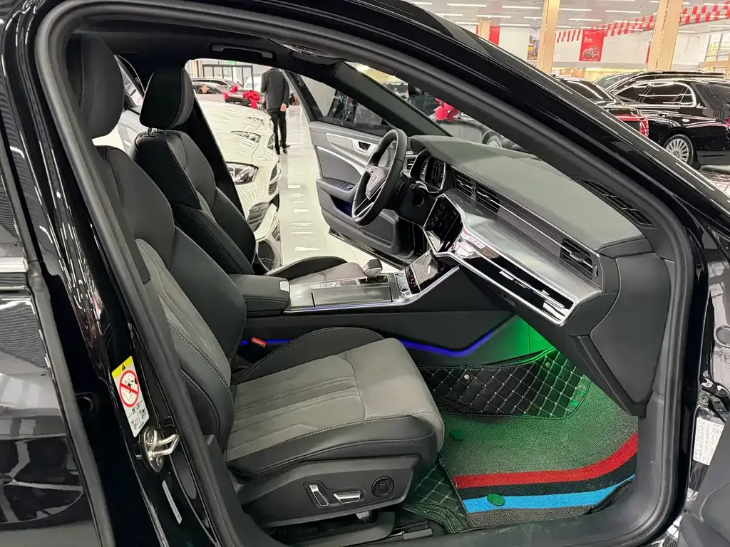 Audi A6L 2023 из CN, фото 9