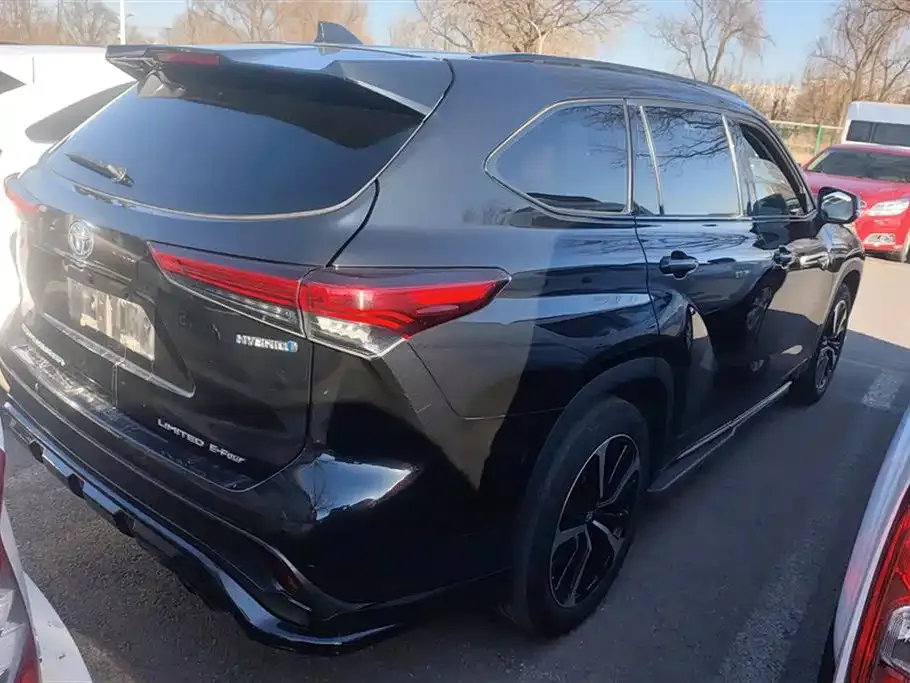 Toyota Crown Kluger 2021 из CN, фото 10