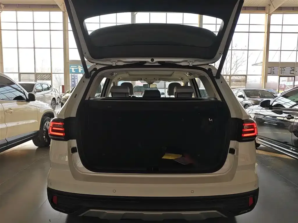 Volkswagen Tharu 2024 из CN, фото 8