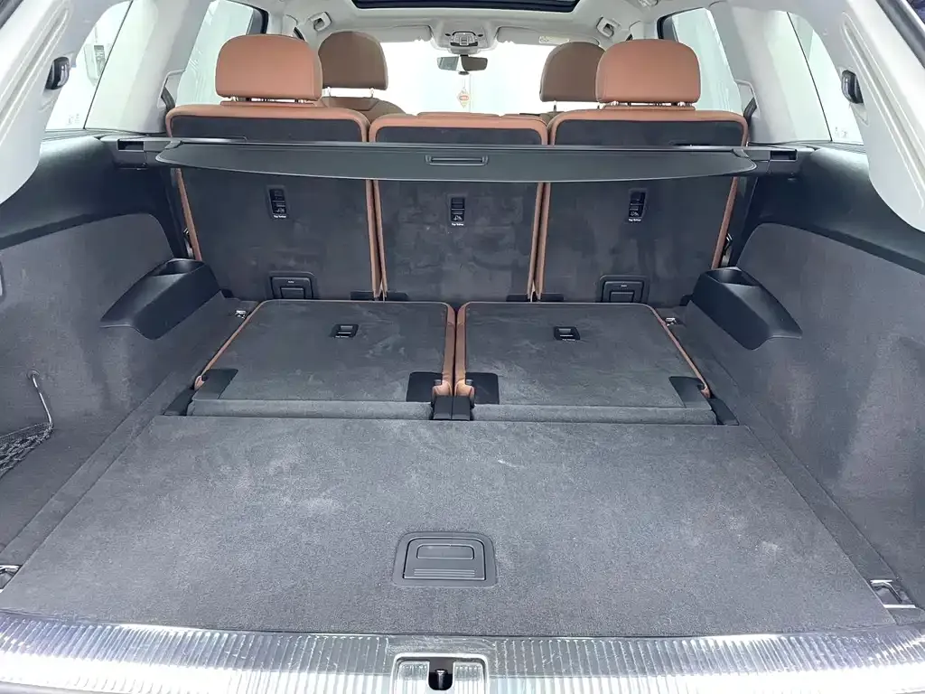 Audi Q7 2021 из CN, фото 8