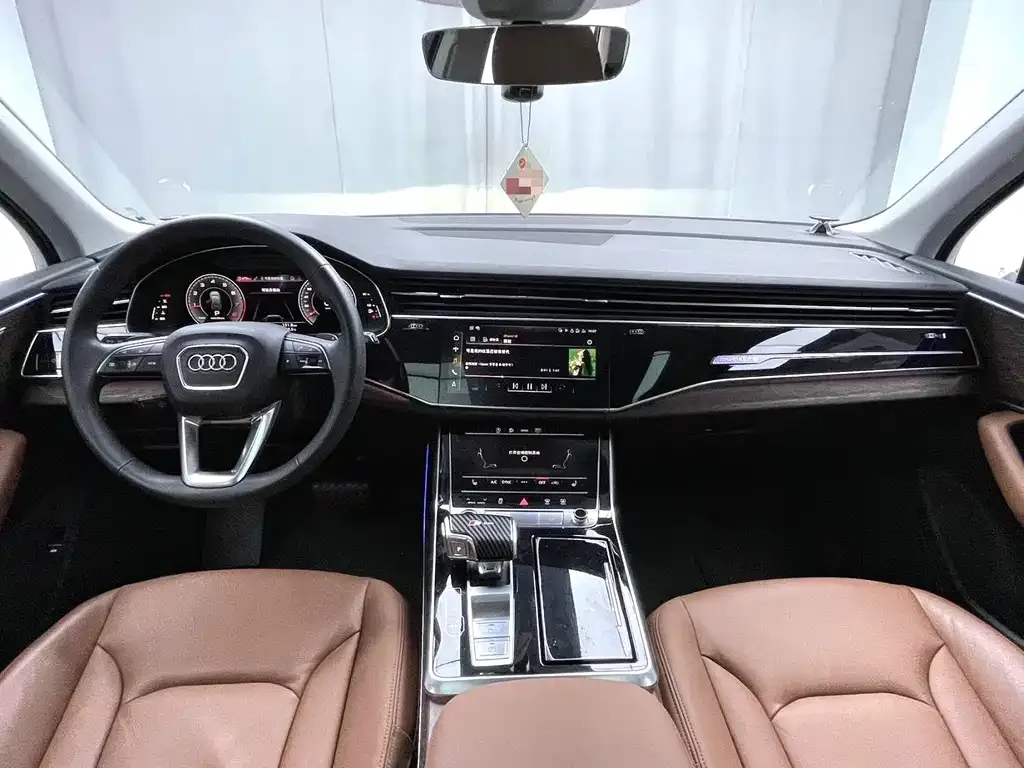 Audi Q7 2021 из CN, фото 4