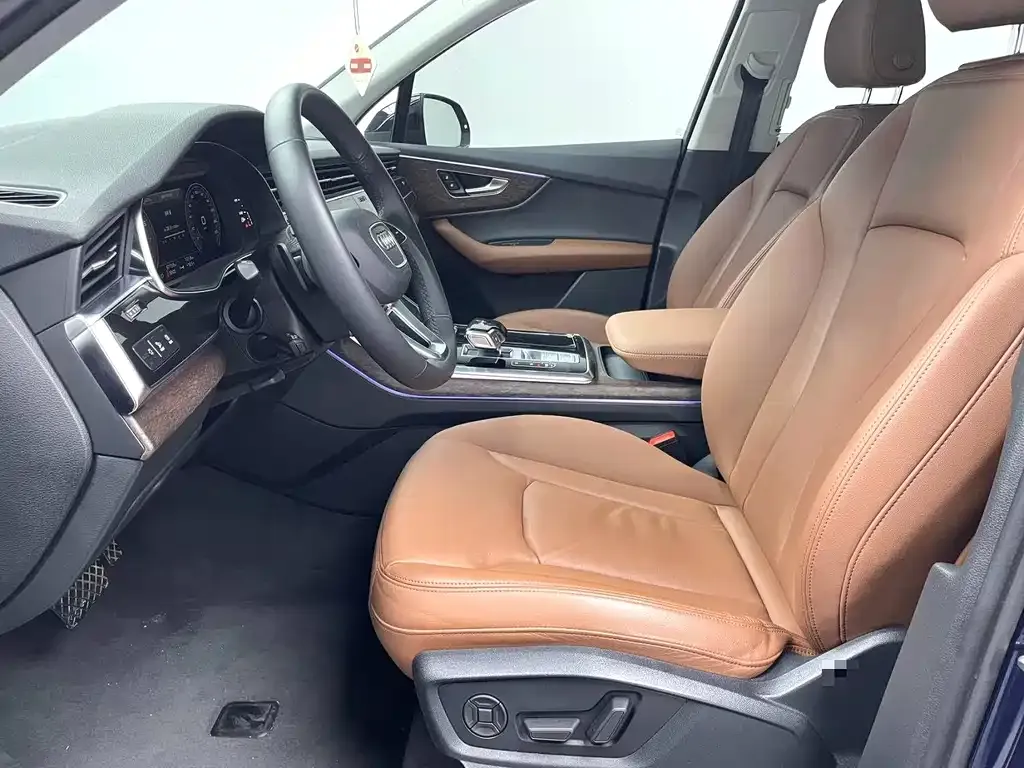 Audi Q7 2021 из CN, фото 5