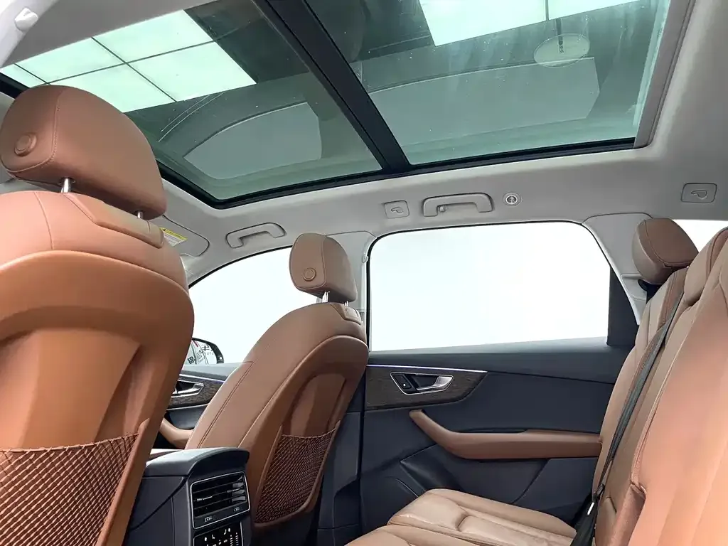Audi Q7 2021 из CN, фото 9