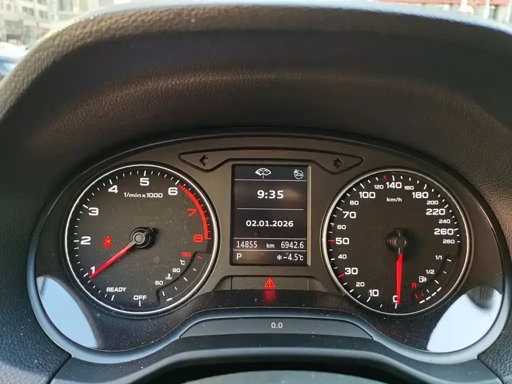 Audi Q2L 2024 из CN, фото 2
