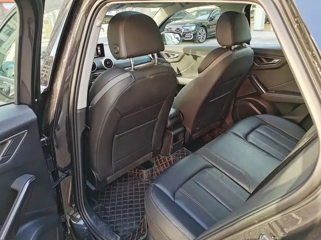 Audi Q2L 2024 из CN, фото 3