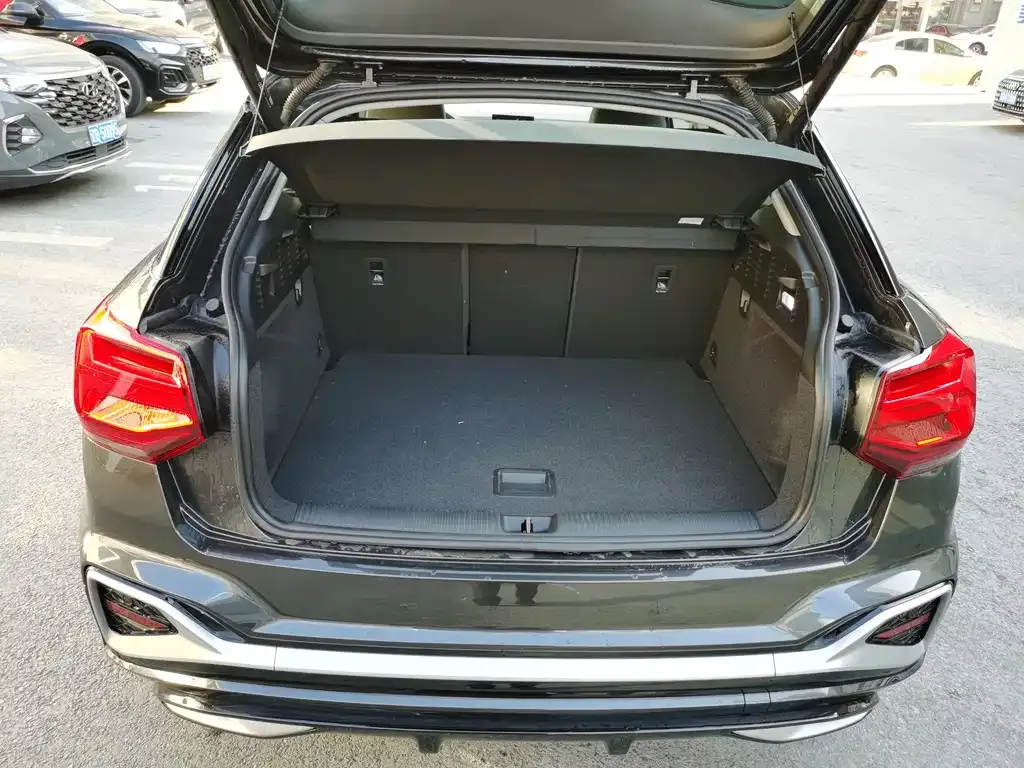 Audi Q2L 2024 из CN, фото 5