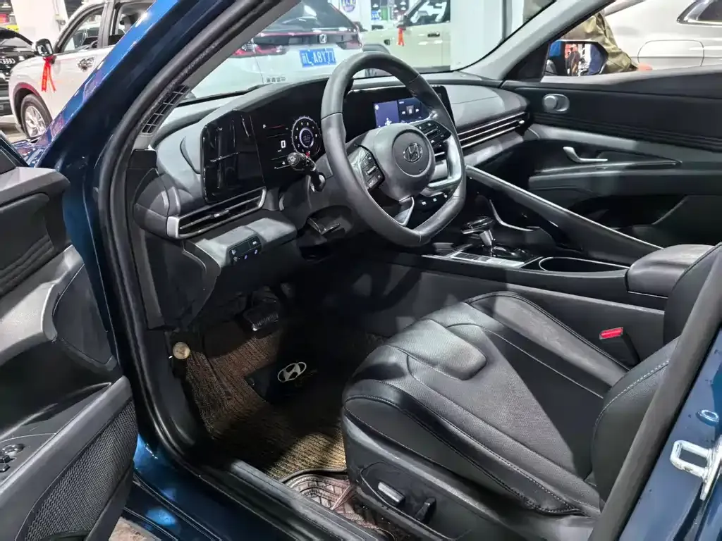 Hyundai Elantra 2021 из CN, фото 4