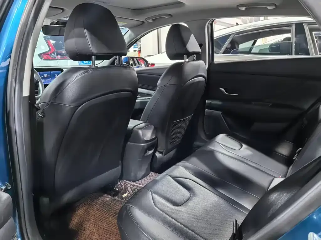 Hyundai Elantra 2021 из CN, фото 5