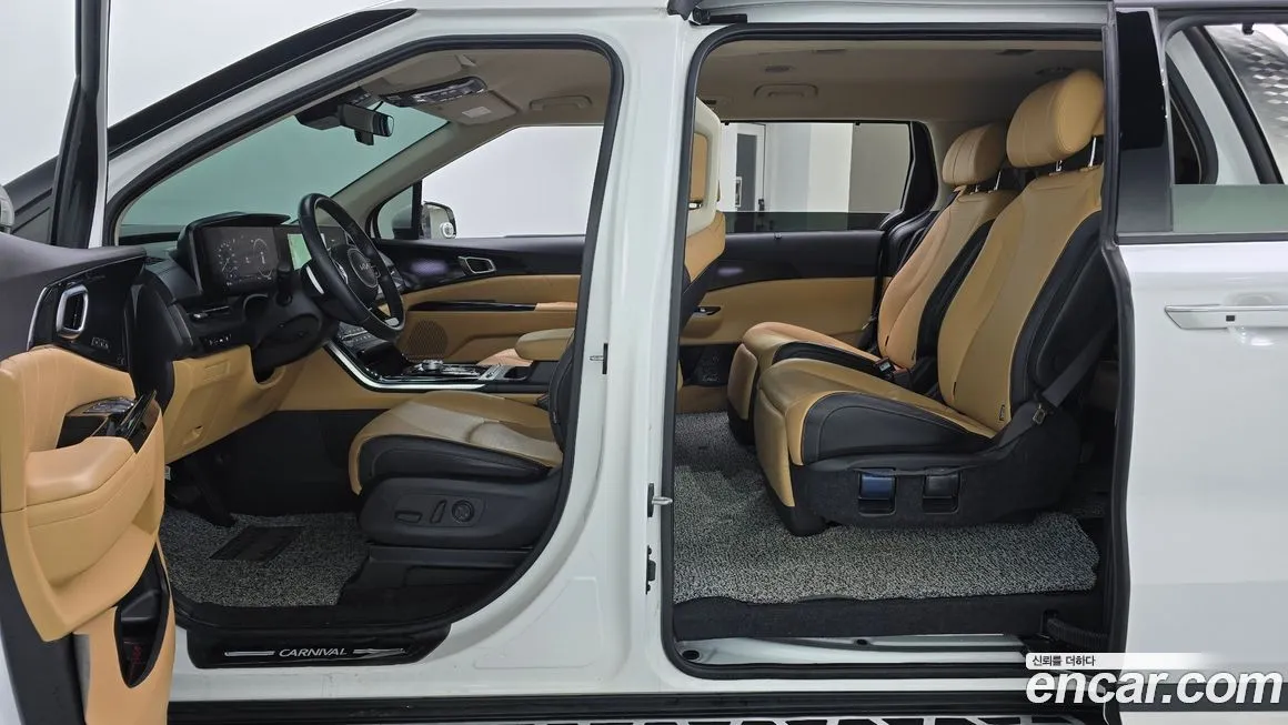 Kia Carnival — фото 10