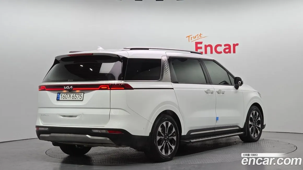 Kia Carnival — фото 2