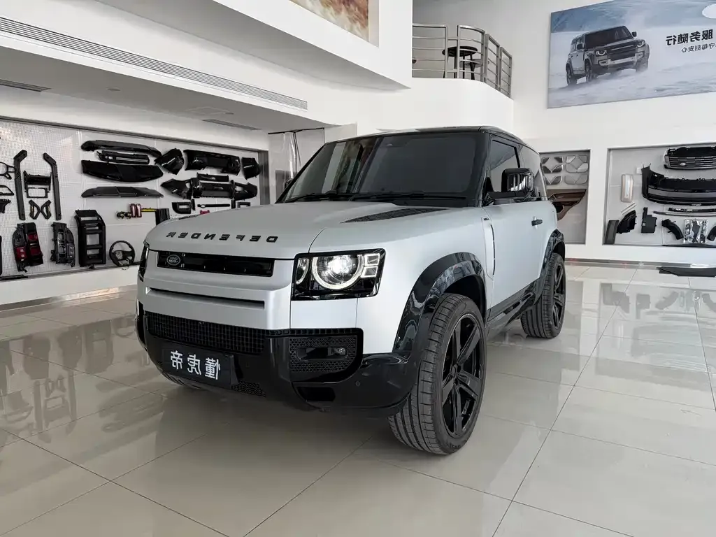 Land Rover Defender — фото 1