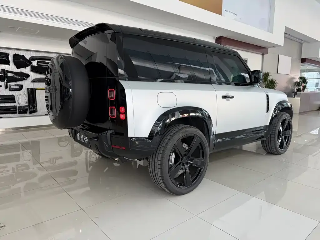 Land Rover Defender — фото 7
