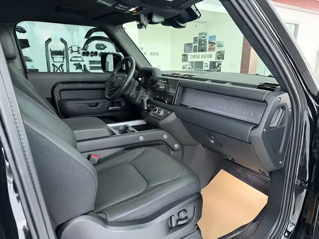 Land Rover Defender — фото 10