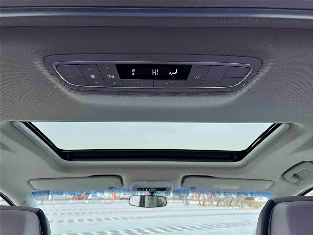 Buick GL8 2023 из CN, фото 2
