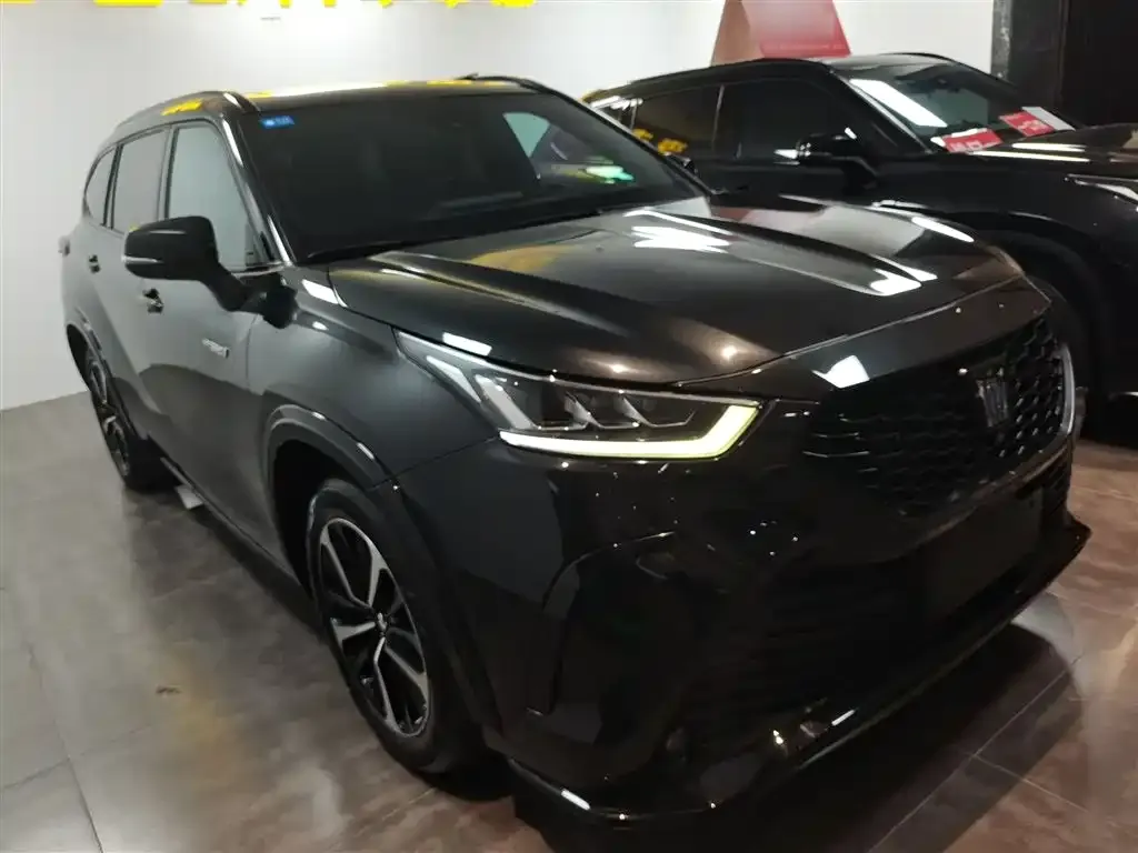 Toyota Crown Kluger 2022 из CN, фото 2