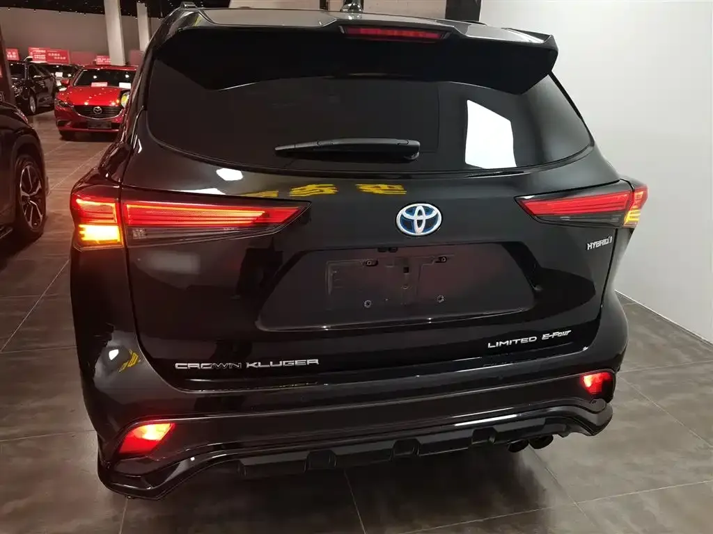 Toyota Crown Kluger 2022 из CN, фото 3