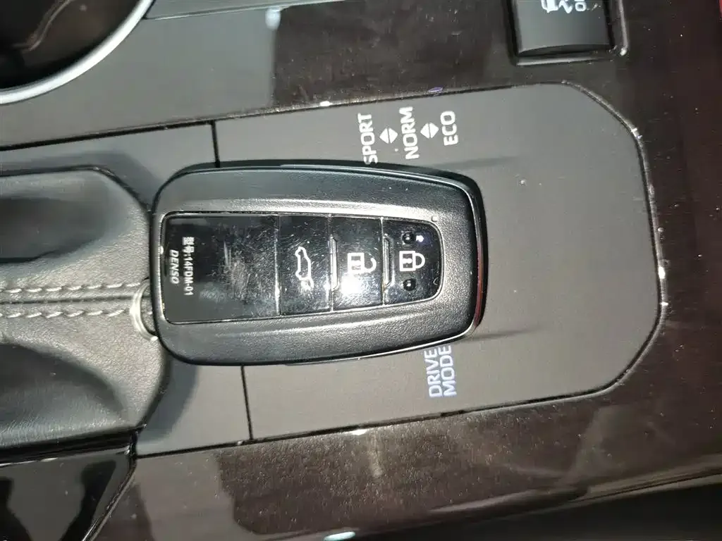 Toyota Crown Kluger 2022 из CN, фото 10