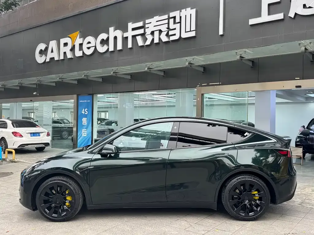 Tesla Model Y — фото 3