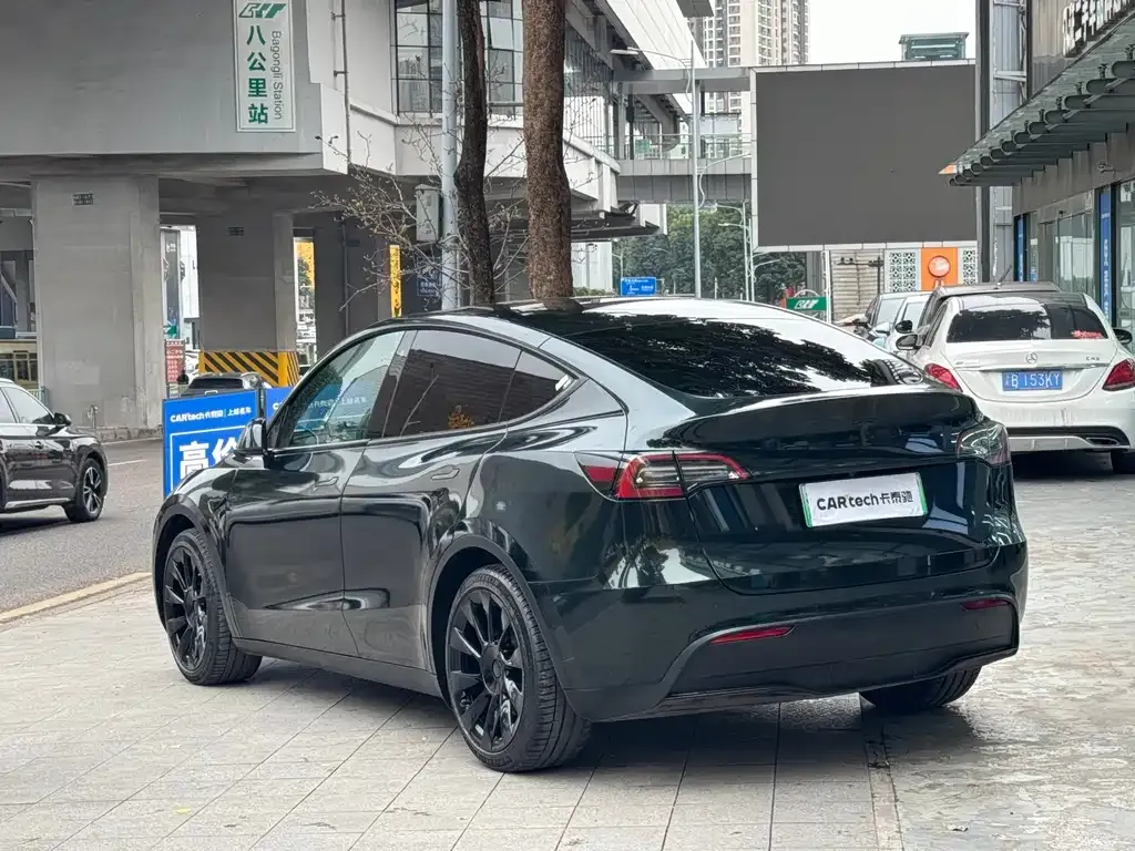 Tesla Model Y — фото 4