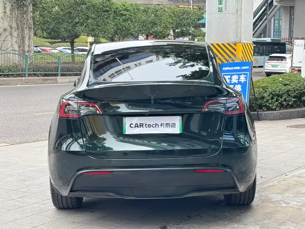Tesla Model Y — фото 5