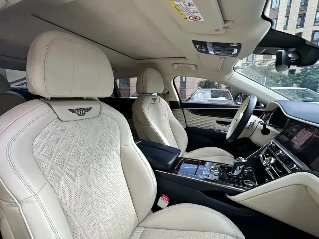 Bentley Flying Spur — фото 3