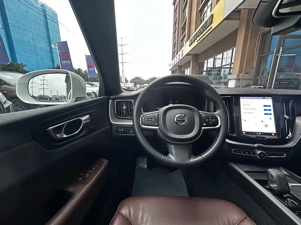 Volvo XC60 2022 из CN, фото 3