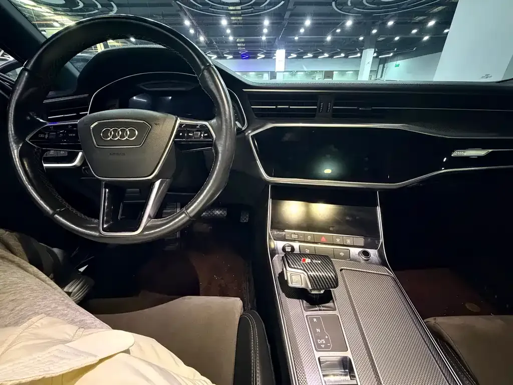 Audi A6L — фото 10