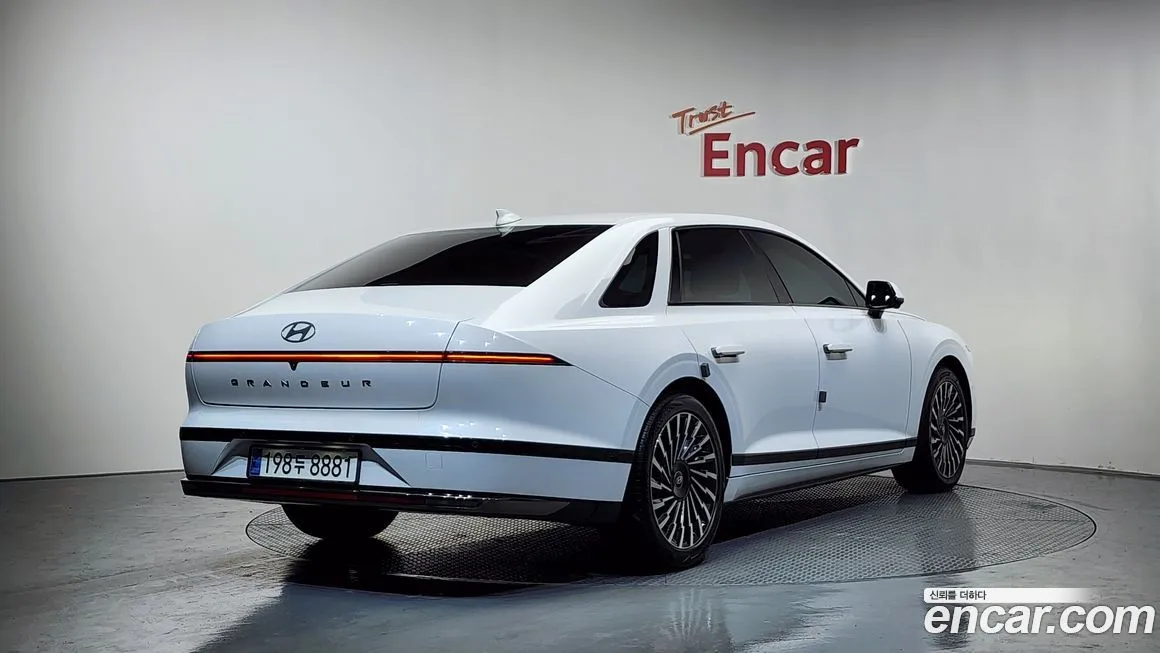 Hyundai Grandeur 2023 из KR, фото 2