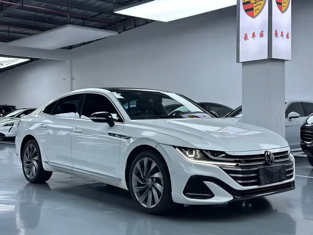 Volkswagen CC 2023 из CN, фото 3