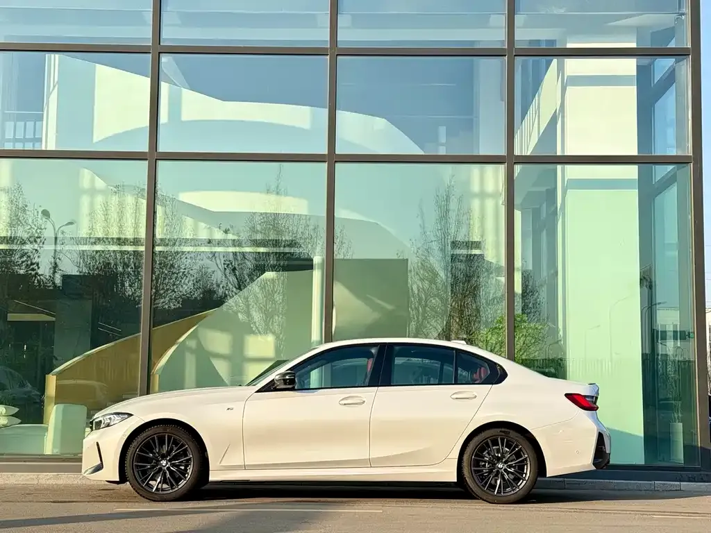 BMW 3 Series 2023 из CN, фото 6