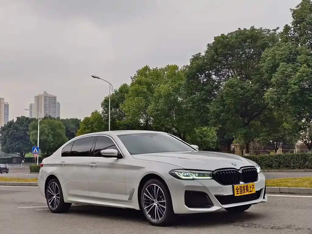 BMW 5 Series — фото 10